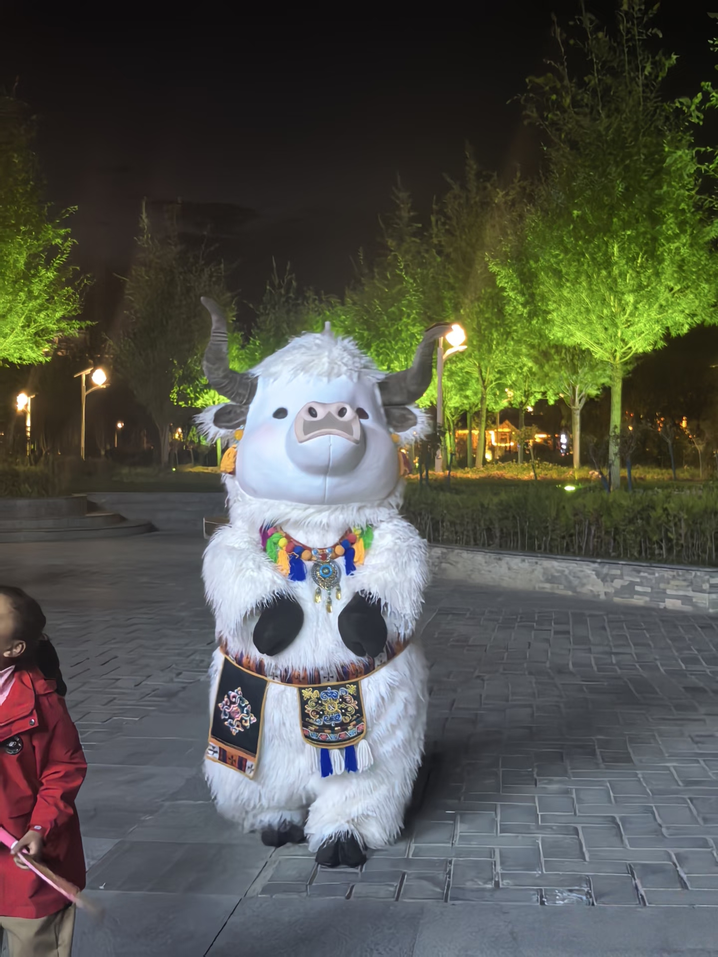 The yak IP cartoon character costume mascot is super cute.