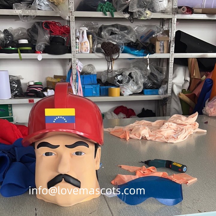 Customized Popular Funtoys Walking Muscle Men Mascot Costume Cartoon Animal Character Mascot Costume for Adults